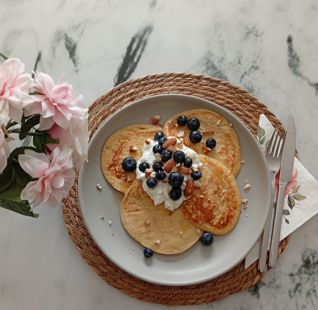 Protein-Pfannkuchen -glutenfrei bild pancakes
